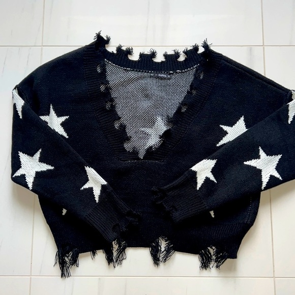 Zaful Sweaters - Black Zaful Distressed Sweater with White Star Pattern One Size